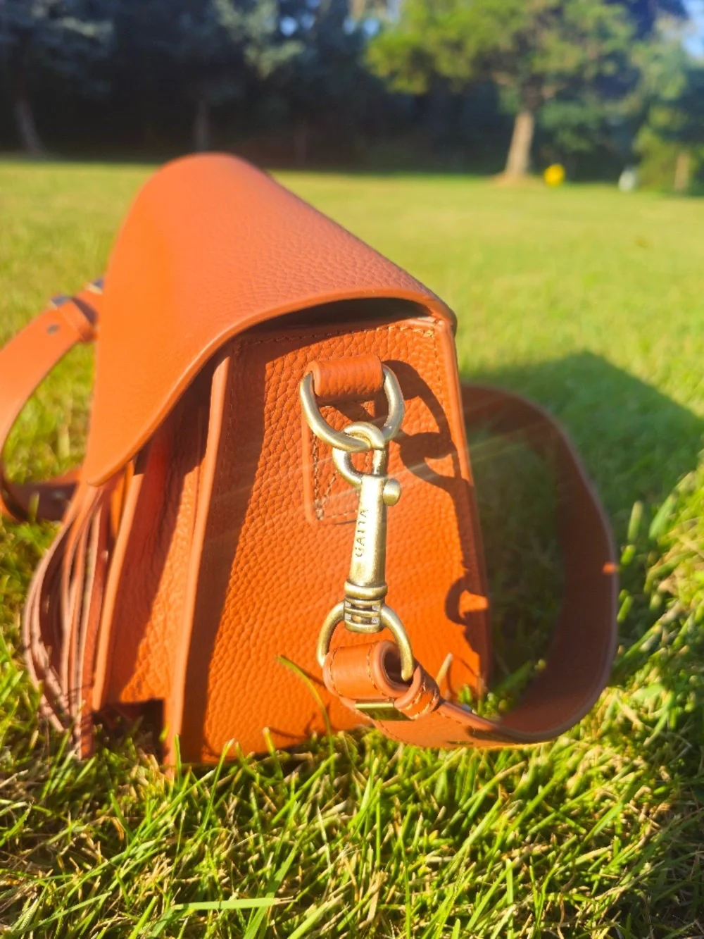 GATTA Leather Camera Bag Crossbody Purse Cognac Brown